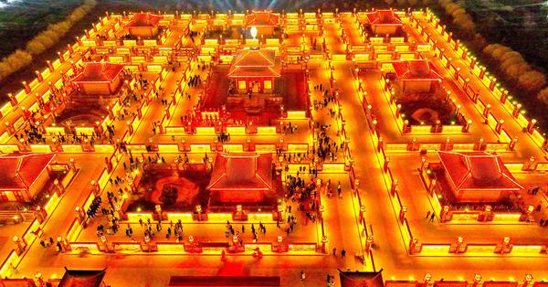 Winding Yellow River Light Array illuminates ancient city in Gansu