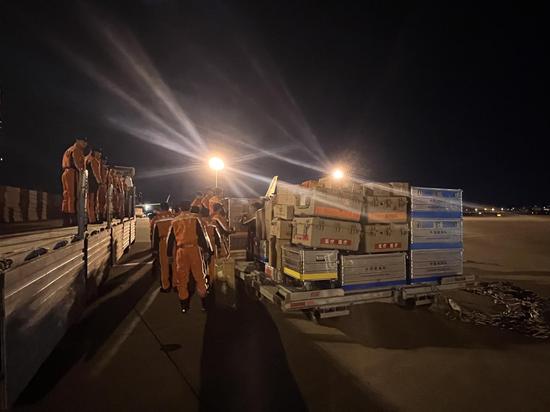 China's 82-member rescue team arrives in Türkiye