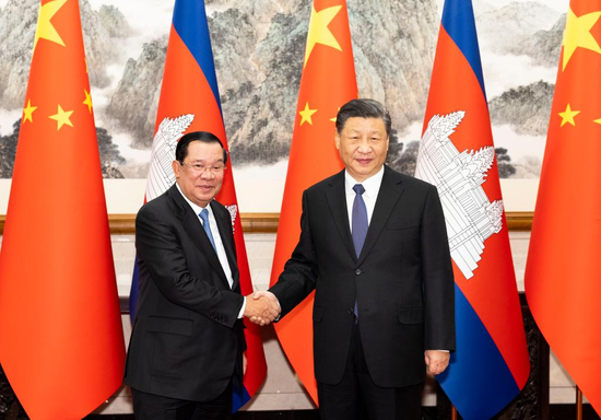 Chinese President Xi Jinping meets with Prime Minister of the Kingdom of Cambodia Hun Sen at the Diaoyutai State Guesthouse in Beijing, capital of China, Feb. 10, 2023. (Xinhua/Huang Jingwen)