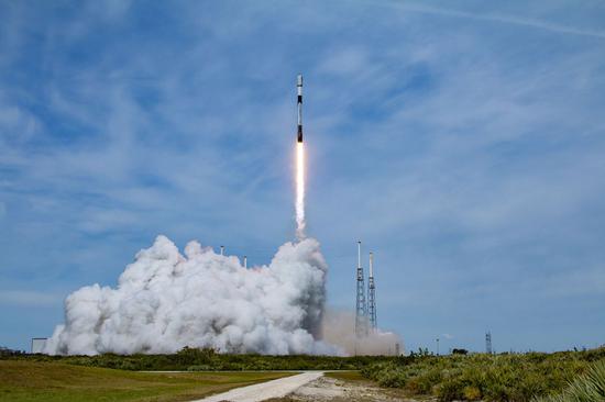 SpaceX Launches 21 More Starlink Internet Satellites Into Space