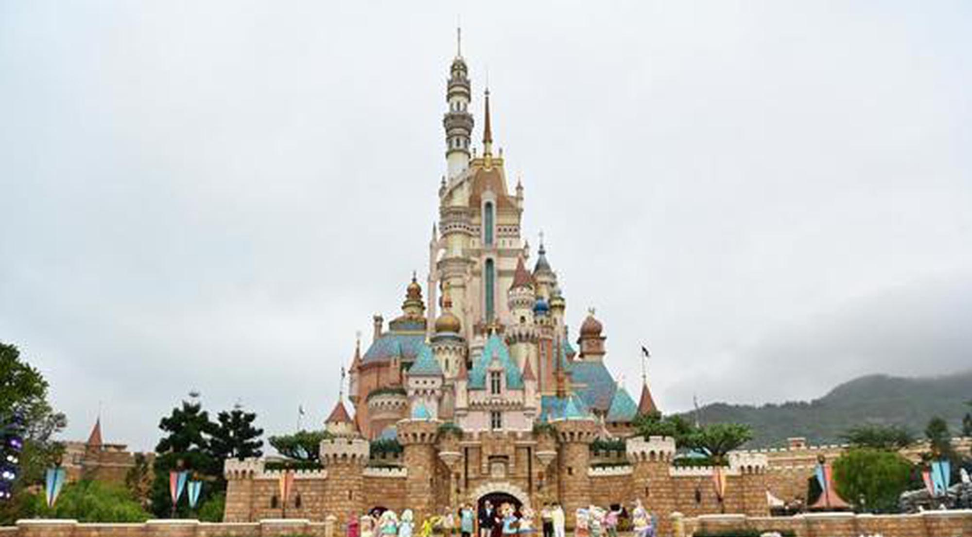 Hong Kong Disneyland suffers losses 8 years in a row