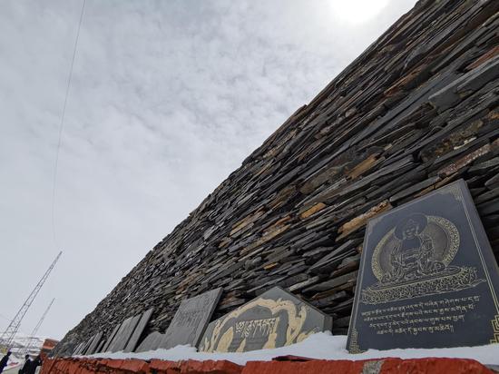 Mani stone scripture wall in Qinghai boasts more than 100,000 pieces