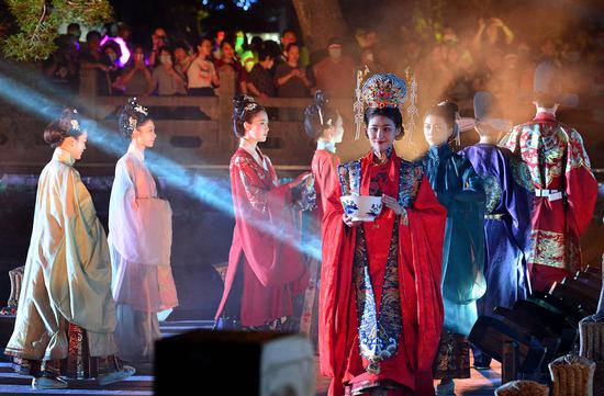 Fuzhou celebrates International Museum Day with night show