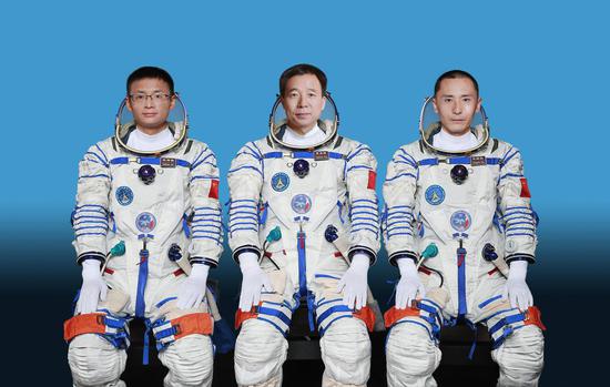 Jing Haipeng (center), Zhu Yangzhu (right) and Gui Haichao will carry out the Shenzhou XVI spaceflight mission. (Photo provided to chinadaily.com.cn)