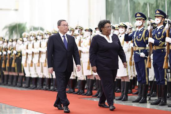 Chinese premier holds talks with Barbados PM