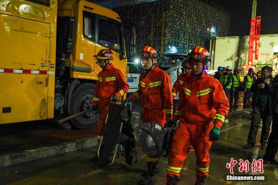 11 dead in gym roof collapse in NE China