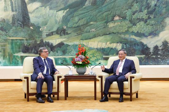 Li Qiang meets with Jose Manuel Barroso
