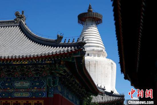 The White Pagoda Temple in Beijing. (Photo/China News Service)