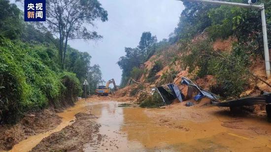 Landslides leave 7 dead, 3 missing in Guangxi