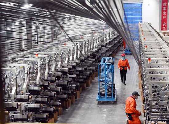 Xinjiang Runjust New Material Co, located in Urumqi, Xinjiang Uygur autonomous region, is building the world's largest single carbon fiber industrial base. (Photo provided to chinadaily.com.cn)