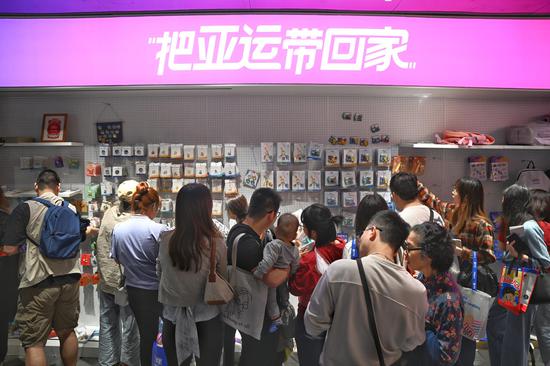 Sales of official Asian Games souvenirs boom in Hangzhou