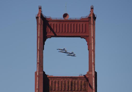 Blue Angels roar into San Francisco for Fleet Week