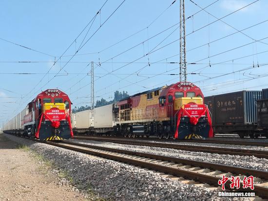 Cold storage trains launched on China-Laos, China-Vietnam railway