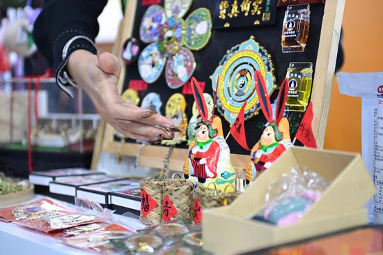 Exhibitions showcase charm of China's intangible cultural heritage at CIIE