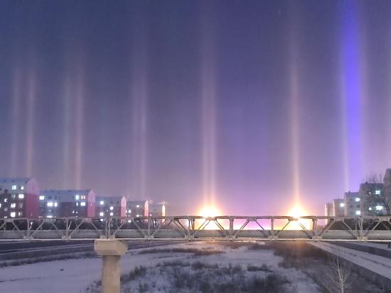 Stunning light pillars dazzle night sky in Inner Mongolia