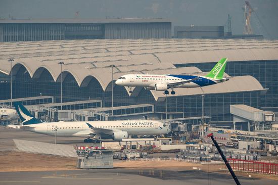 Two China's self-developed passenger jetliners visit HK