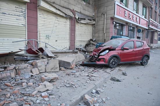 Rescue operations underway in quake-hit Gansu
