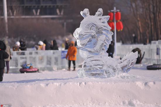 Ice sculptures of Chinese zodiac add fun to 'ice city'