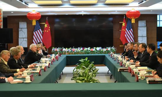 Liu Jianchao, head of the International Department of the Communist Party of China (CPC) Central Committee, met former US officials and representatives from the finance and business community in New York on Tuesday.