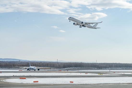 Korean Air plane clips Cathay Pacific flight at Hokkaido airport of Japan