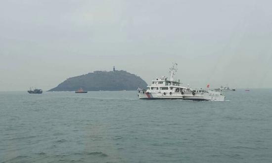 Rescue underway as mainland fishing boat sinks near Kinmen