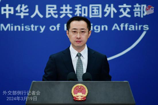 China to firmly defend its maritime rights in South China Sea: spokesperson