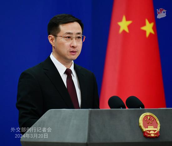 China urges the U.S. to correct its wrongdoing against Chinese students