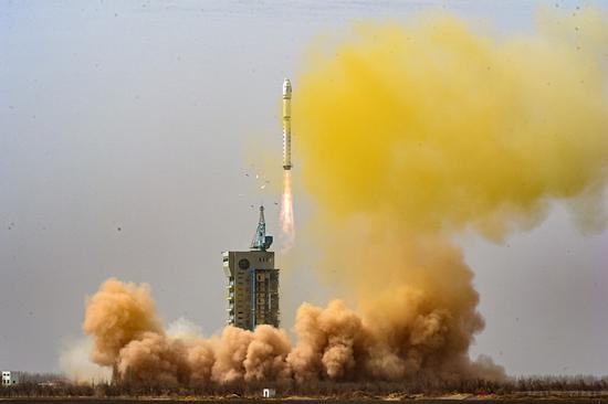 中国空间环境监测卫星送入太空