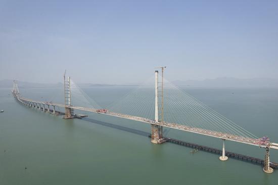 黄毛海跨海通道连接华南的高浪岗大桥