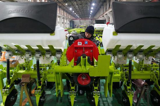 China's factory activity returns to expansion