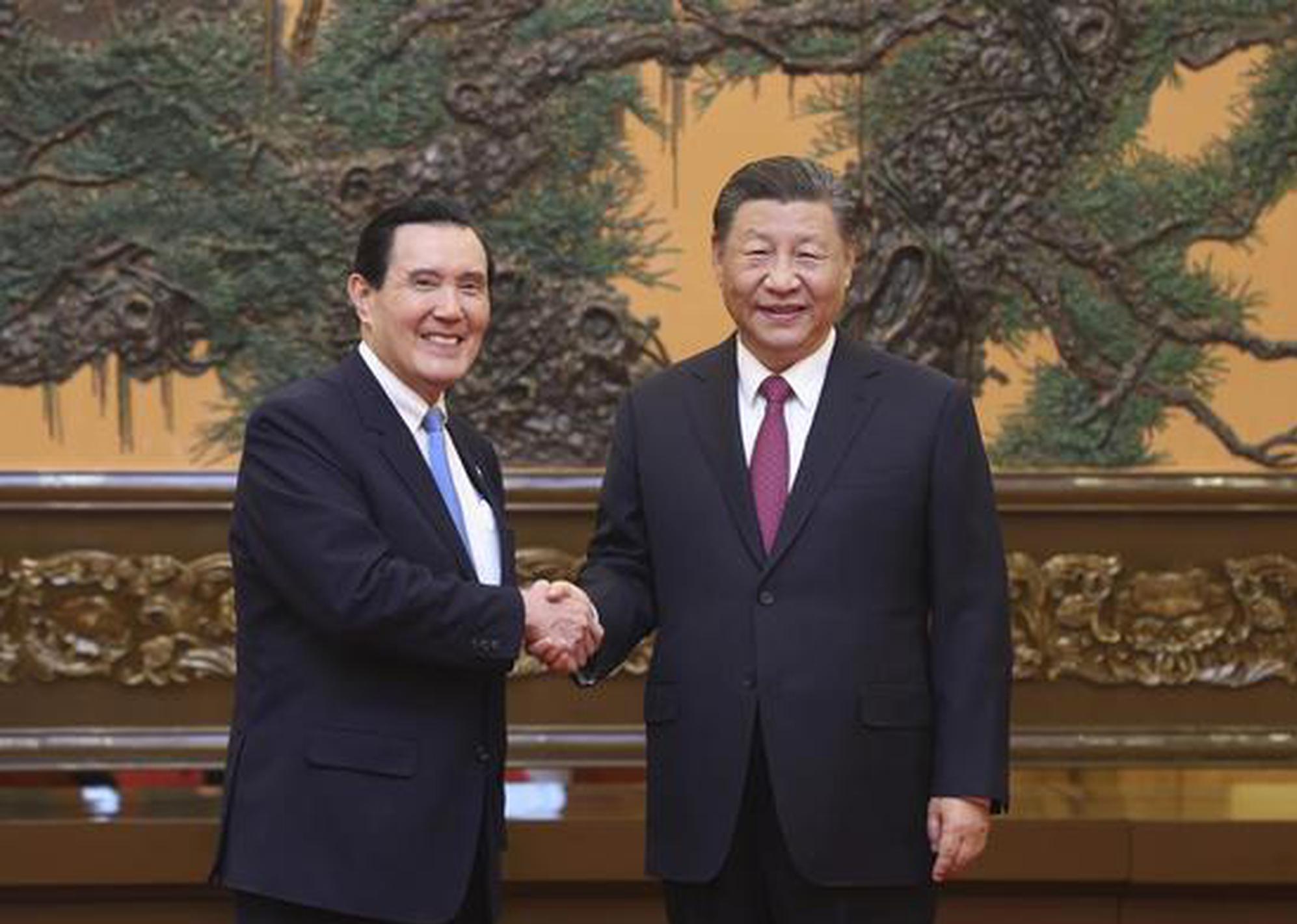 Xi Jinping meets Ma Ying-jeou in Beijing