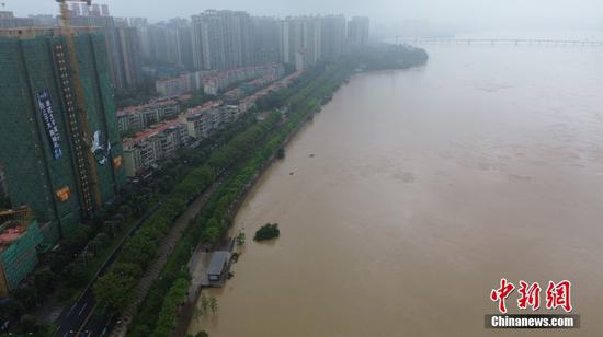 华南珠江流域面临洪水