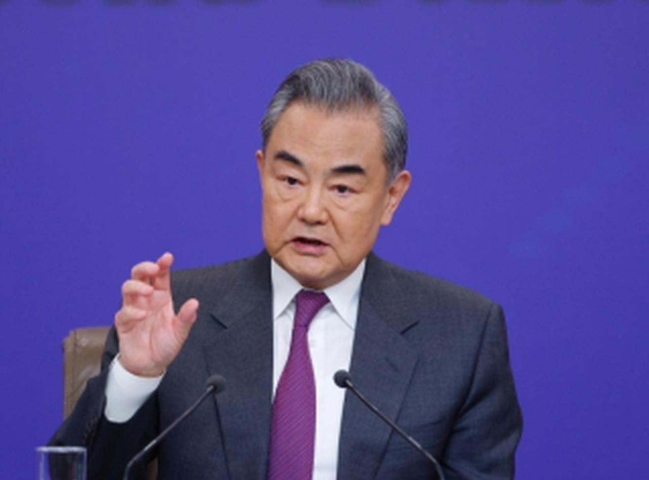 Chinese foreign minister receives written interview with Al Jazeera Media Network