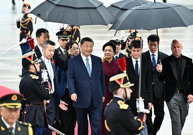 Chinese President Xi Jinping arrives in Paris for a state visit to France at the invitation of French President Emmanuel Macron, May 5, 2024. Xi was received by French Prime Minister Gabriel Attal at Paris Orly airport upon arrival. (Xinhua/Yan Yan)