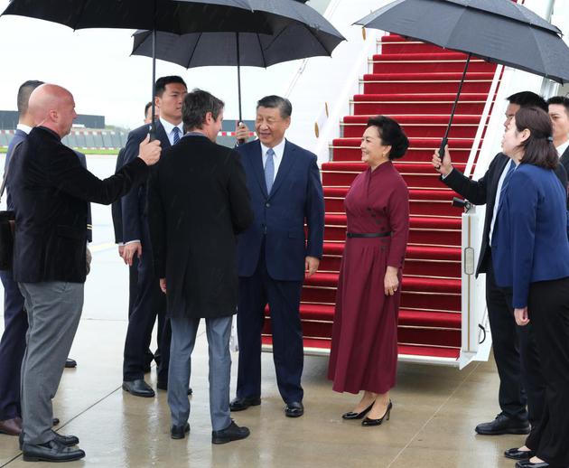 Chinese President Xi Jinping arrives in Paris for a state visit to France at the invitation of French President Emmanuel Macron, May 5, 2024. Xi was received by French Prime Minister Gabriel Attal at Paris Orly airport upon arrival. (Xinhua/Yan Yan)