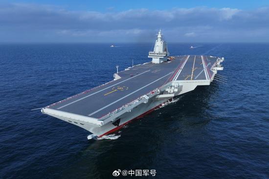 中国第三艘航空母舰完成首次试航