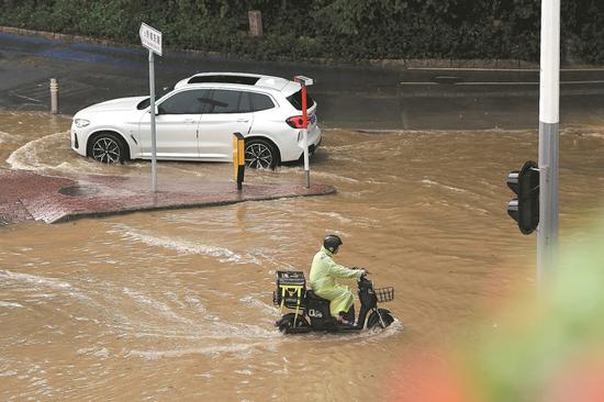 Heavy rains may lead to floods in South, Southwest China