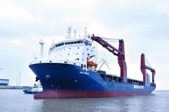One of world's most advanced heavy lift ship delivered to Shanghai