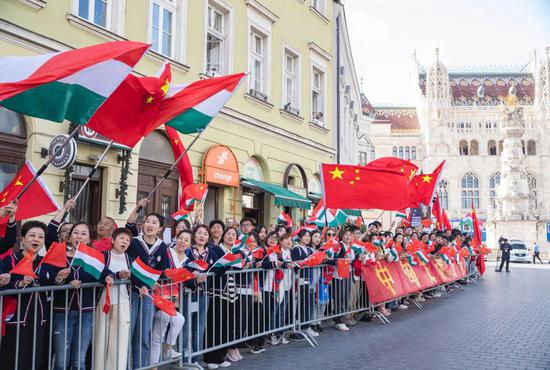 Xi leaves Budapest after his state visit to Hungary