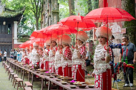 Folk festival Siyueba celebrated in Guizhou