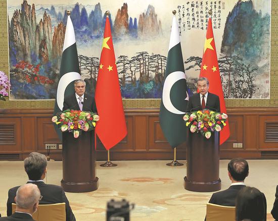 China, Pakistan vow to deepen cooperation