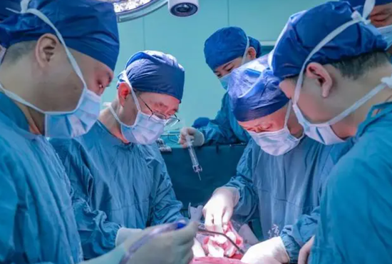 Liver transplant from pig to human success in Anhui
