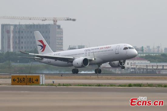 China Eastern Airlines' C919 aircraft carrying more than 100 Hong Kong students arrives at the Shanghai Hongqiao International Airport, June 1, 2024. (Photo: China News Service/Zhang Hengwei)