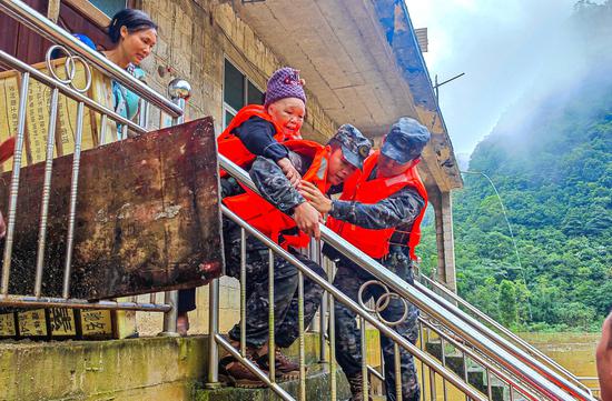 500 flood-trapped residents reach safety in Guangxi