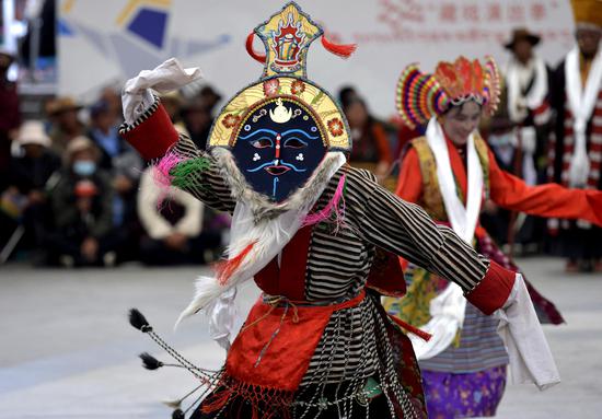 Tibetan opera performance shines in Lhasa