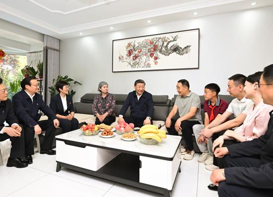 Xi underscores ethnic unity