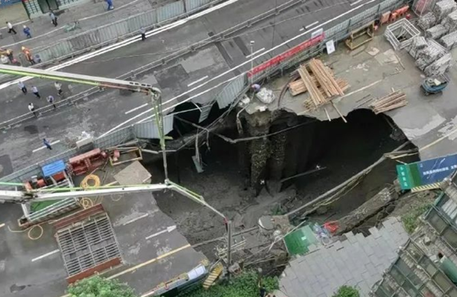 Road collapses near Metro Line construction site in Chengdu, no casualties reported
