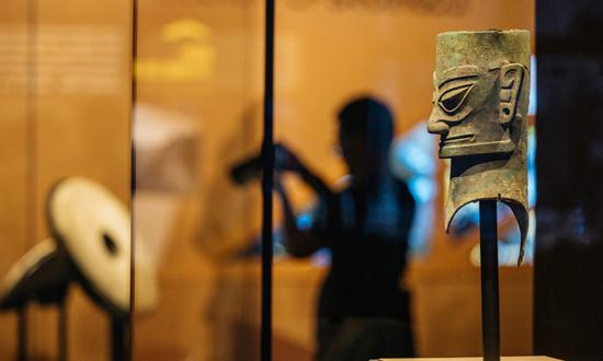 Visitors explore the Unveiling San-xingdui of Ancient Shu Civilization exhibition at the Grand Canal Museum of Beijing on June 27, 2024. (Photo: Li Hao/GT)