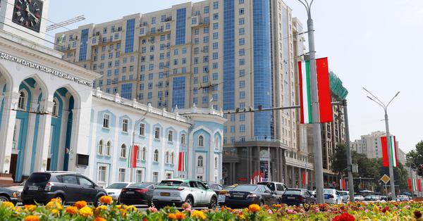 Flags of China, Tajikistan flutter in Dushanbe for Xi's visit