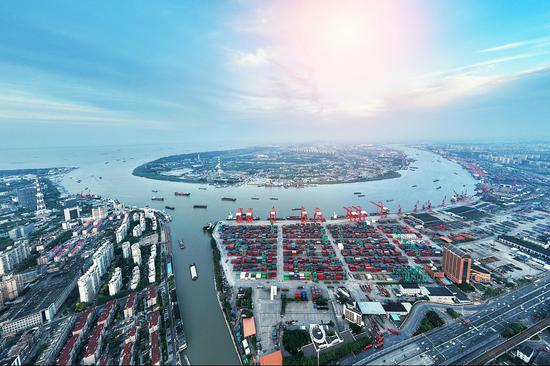Transport minister: China makes progress in international logistics
